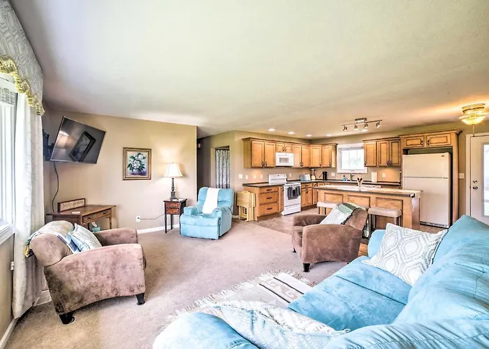 Family - Private Deck & Yard *