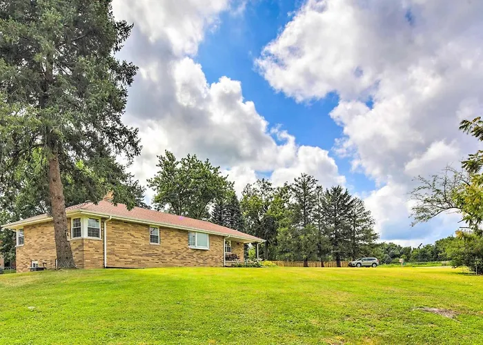 Family - Private Deck & Yard Сasa de vacaciones Bloomington
